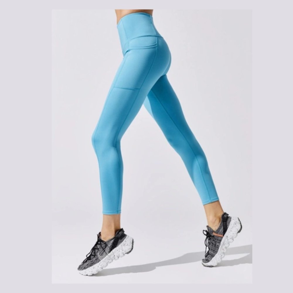 NWT Carbon38 7/8 Light Aqua Pocket Leggings - Medium